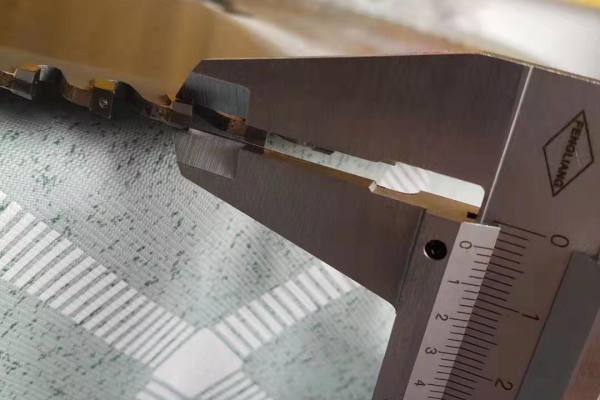 INDUSTRIAL QUALITY-T.C.T SAW BLADE FOR BETTERY-PLATE